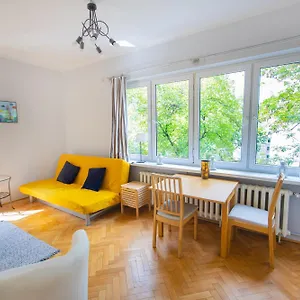 Hoza Str Apt. Great Location. Close To Everything. Apartament