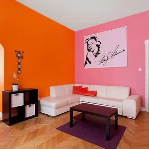 https://ms-apartments-forfive.gdanskhotel.org